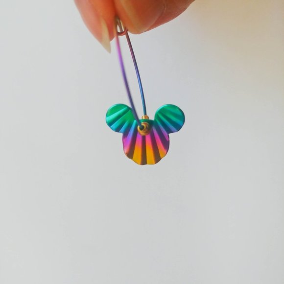 ►2/$15 Deal◄ 90s Vintage Disney Mickey Mouse Logo Anodized Hoop Earrings - Picture 2 of 4